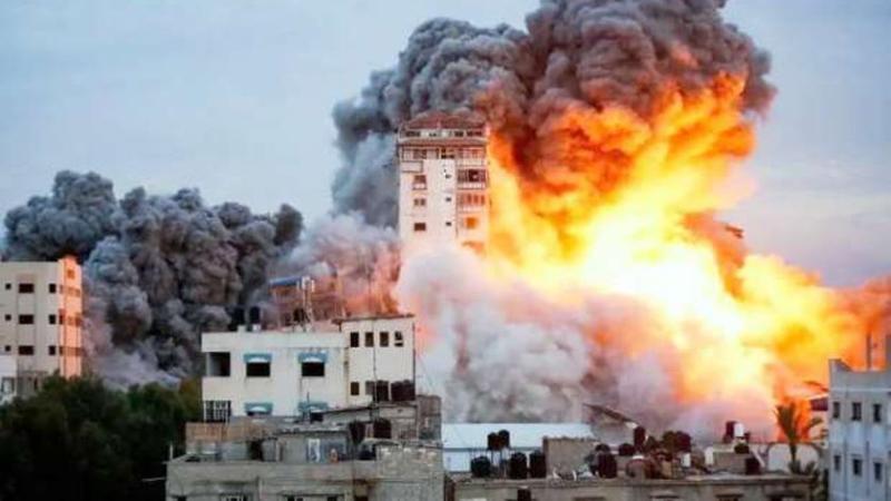 قصف إسرائيلي على أحد أحياء غزة- أرشيفية