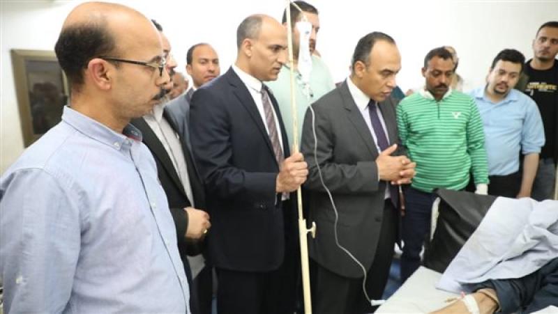 نائب محافظ المنيا يتفقد مصابي انفجار أسطوانة بوتاجاز