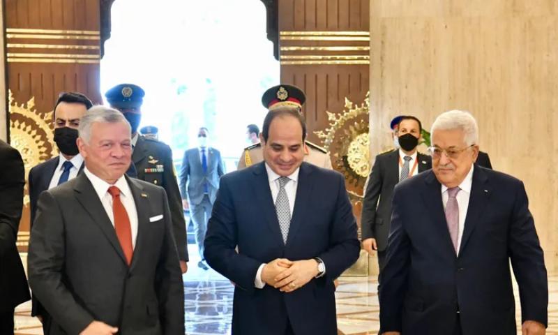 الرئيس السيسي وملك الأردن ورئيس فلسطين