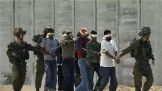الشاباك  يلغي أوامر اعتقالات جديدة للفلسطينيين بسبب امتلاء سجون الاحتلال بالأسرى