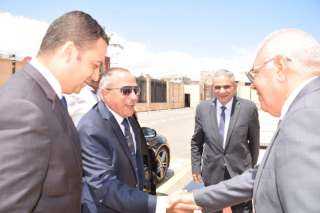 محافظ بورسعيد يصل مكتبه بديوان عام المحافظة و يلتقي قيادات المحافظة