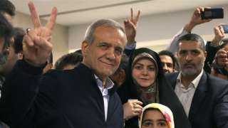 المرشح الخاسر في الانتخابات الإيرانية يطالب المواطنين بمساعدة الرئيس الفائز