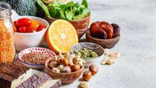 دراسة حديثة تكشف عن أهمية تناول الخضراوات الورقية وتأثيرها على انخفاض ضغط الدم